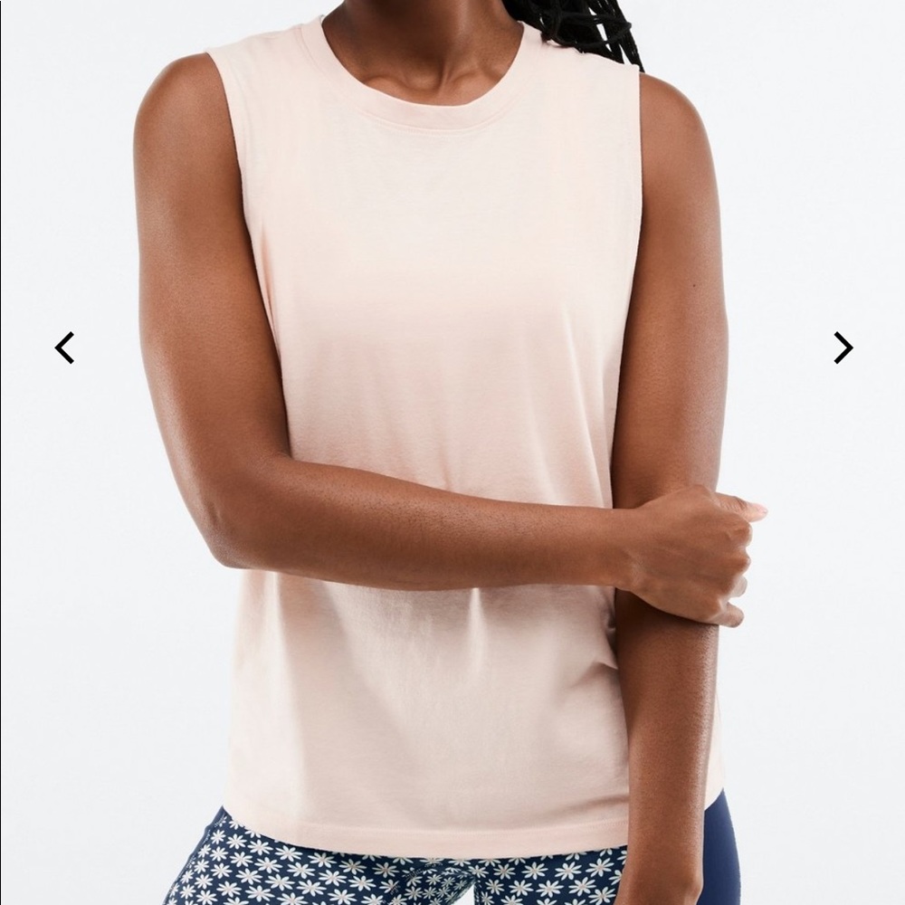 Fabletics top